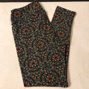 LuLaRoe Tall & Curvy leggings NWT